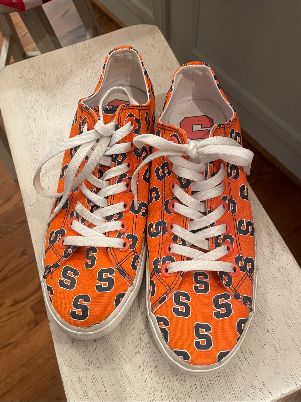 Row One Syracuse sneakers sz 9